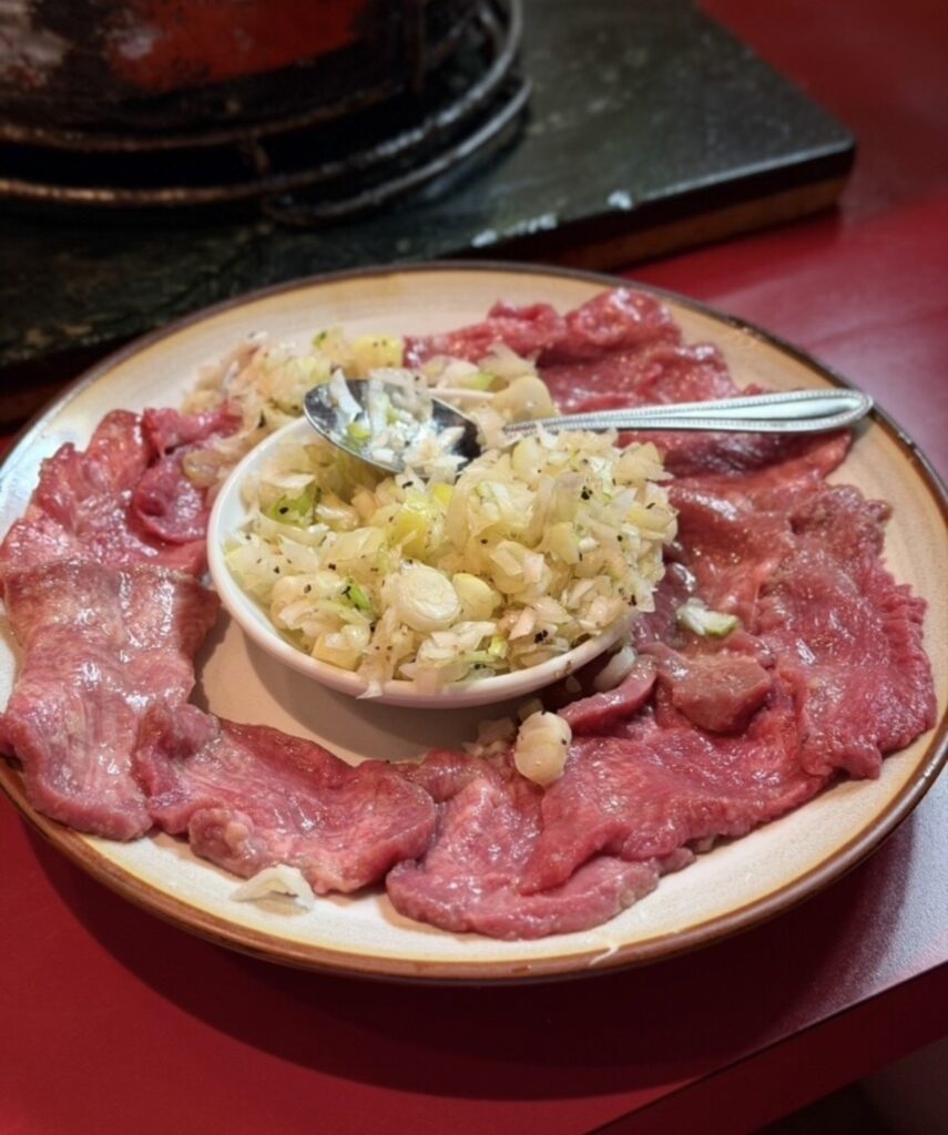 ホルモン屋 だん 新橋総本店のこぼれるネギたん塩